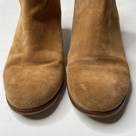 GARNET Hill Camel Suede Back Zip Round Toe Booties 2.3 Inch Heel Size 7 1/2 - Picture 2 of 9